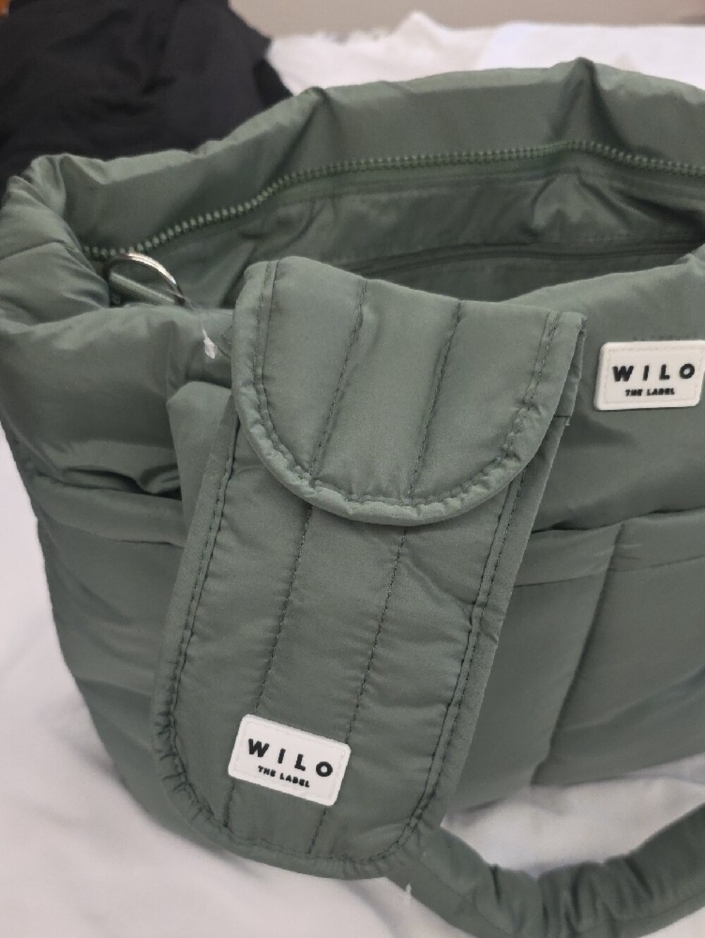 Wilo Travel JAD Front Pocket Travel Tote Sage Green MSRP $118 NWT - Picture 3 of 15